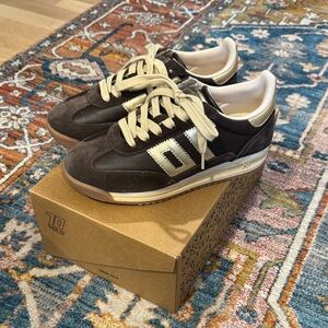 Back 70 Jogger Sneaker